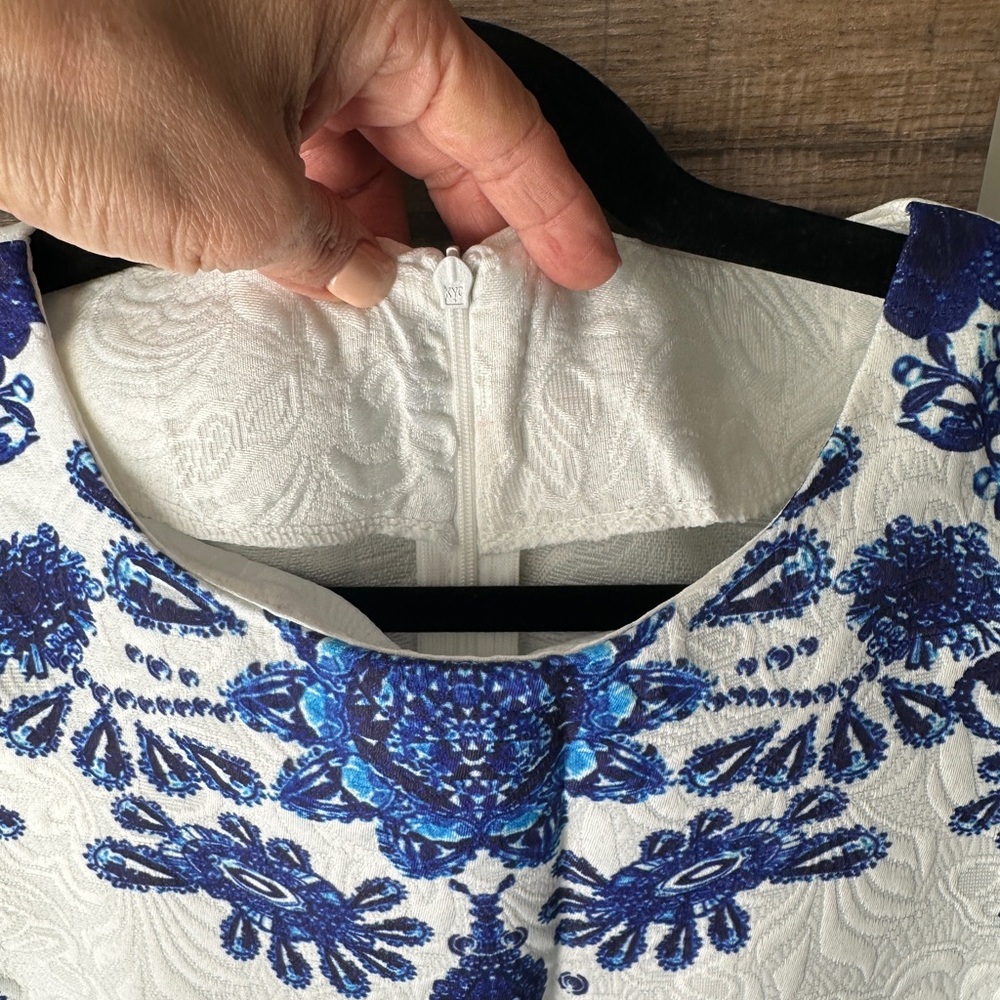 Cute blue and white dress with Spanish feel - Picture 4 of 5